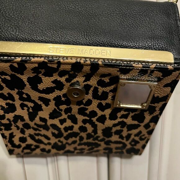 Steve Madden Leopard Crossbody Purse - Picture 2 of 7